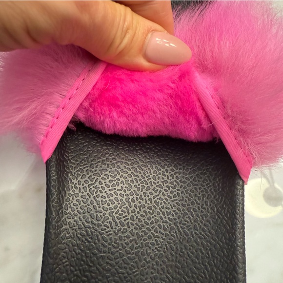 UGG Royale Pink Slides Women's Size 8 Fluffy Fur Sandals Slippers - Picture 6 of 9